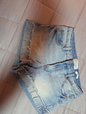 GENERATION Y Light Blue Denim Ruffle-Hem Shorts